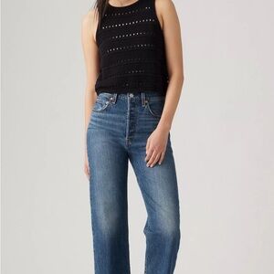 Like new Levi’s ribcage straight jeans